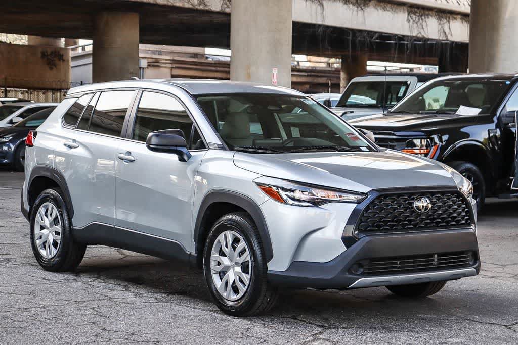 Used 2023 Toyota Corolla Cross L image 3