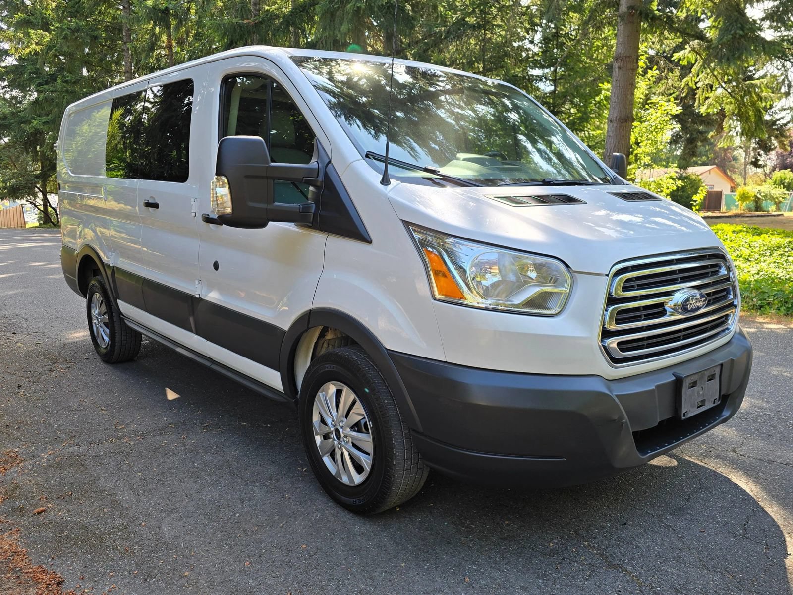 Used 2017 Ford Transit 250 130 Low Roof RWD image 10