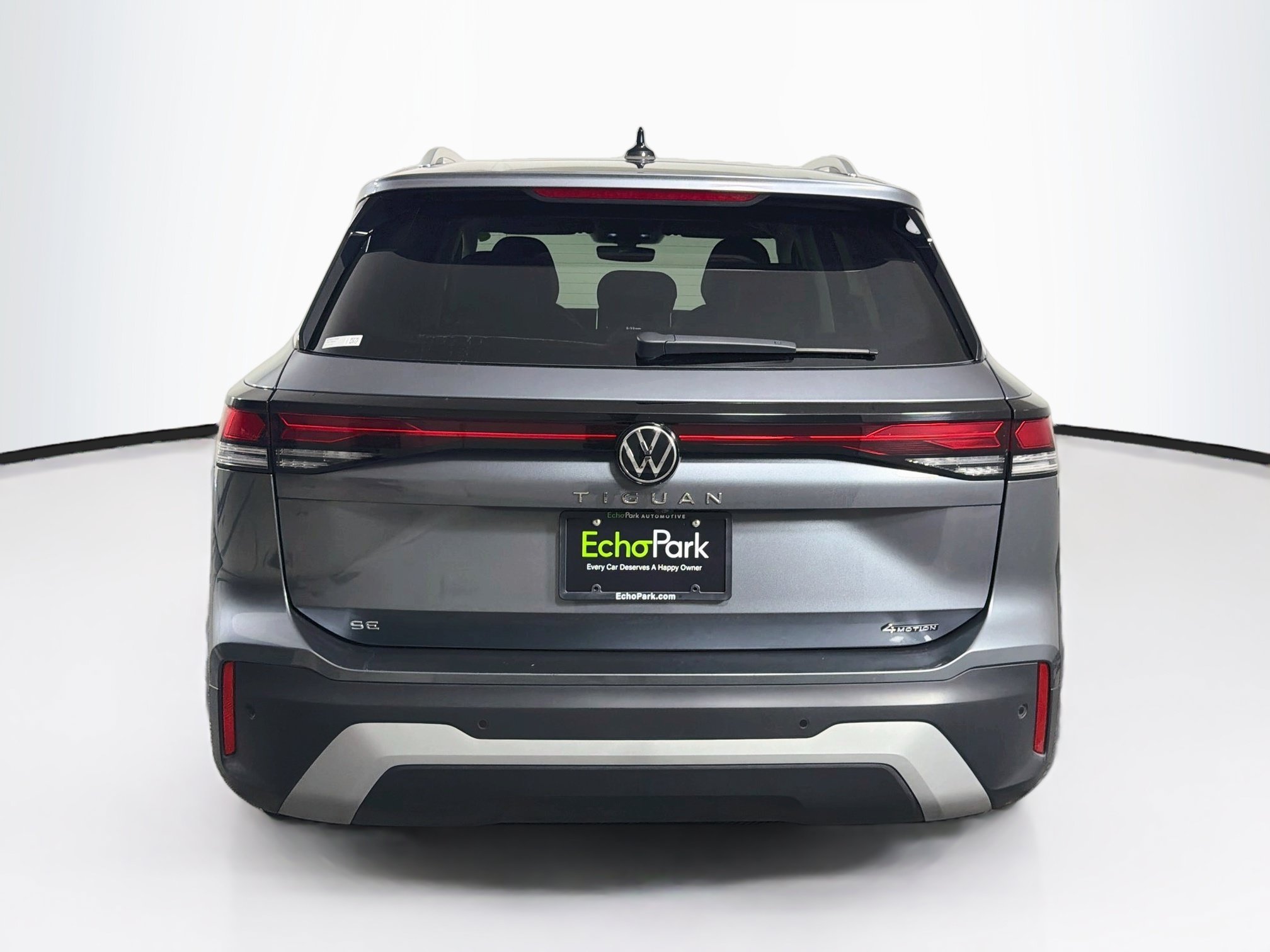Used 2026 Volkswagen Tiguan SE AWD/4WD image 7