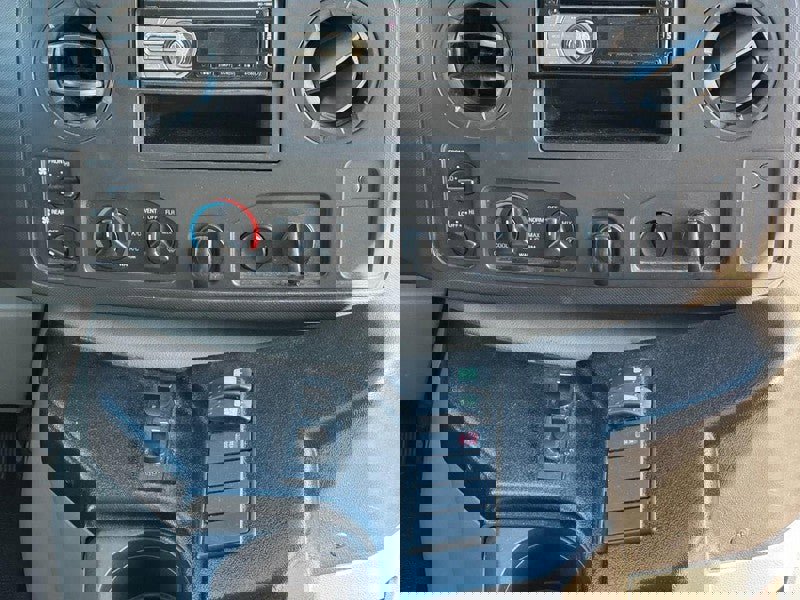 Used 2016 Ford E-350 and Econoline 350 Super Duty image 13