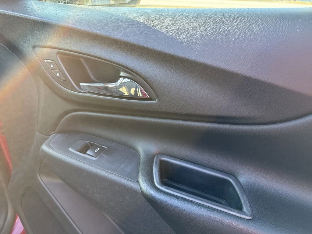 Used 2018 Chevrolet Equinox LT image 34