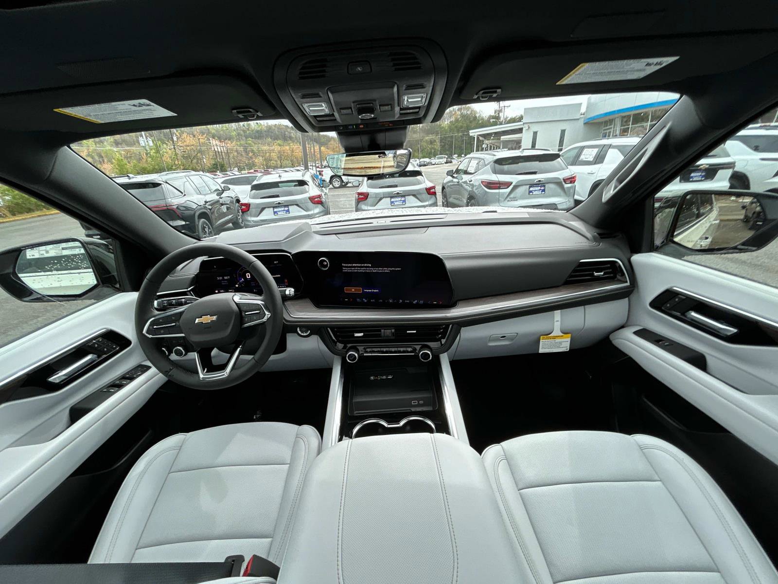 New 2025 Chevrolet Suburban Premier image 13