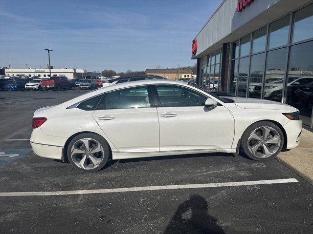 Used 2018 Honda Accord Touring image 3