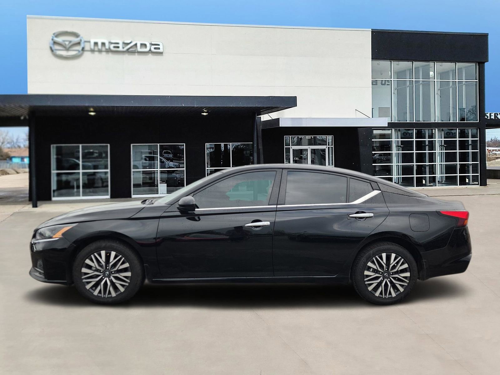 Used 2023 Nissan Altima 2.5 SV AWD/4WD image 3
