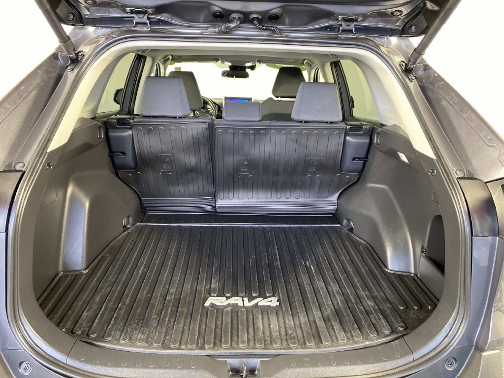 Used 2025 Toyota RAV4 XLE w/ Convenience Package AWD/4WD image 8