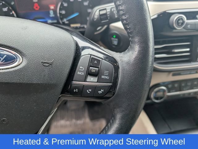 Used 2021 Ford Escape SE w/ SE Sport Appearance Package image 17