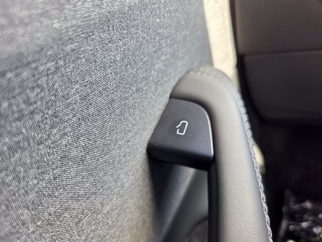 Used 2025 Tesla Model 3 Long Range RWD image 38