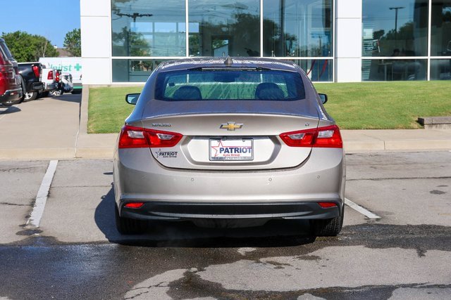 Used 2025 Chevrolet Malibu LT image 4