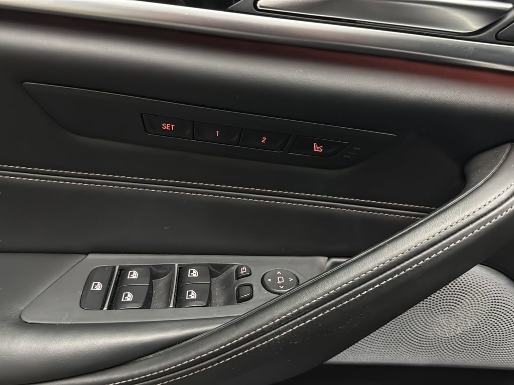 Used 2018 BMW M550i xDrive AWD/4WD image 14