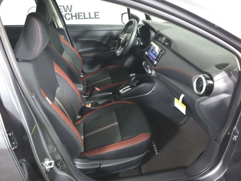 Certified 2025 Nissan Versa SR w/ Trunk Package image 26