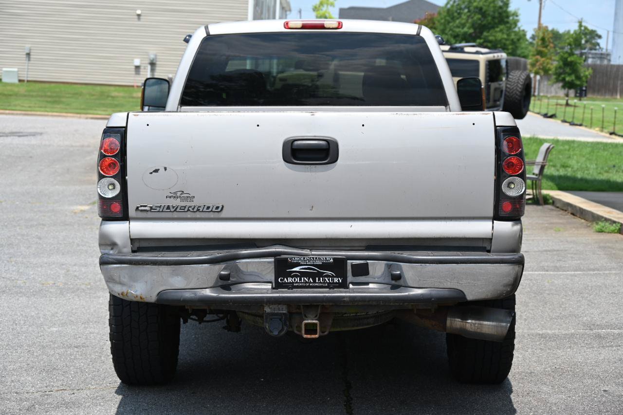 Used 2006 Chevrolet Silverado 2500 LT w/ Skid Plate Package AWD/4WD image 3