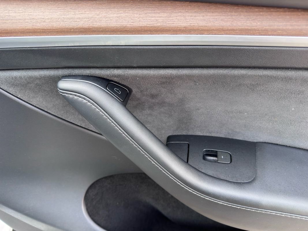 Used 2024 Tesla Model Y 2WD image 23