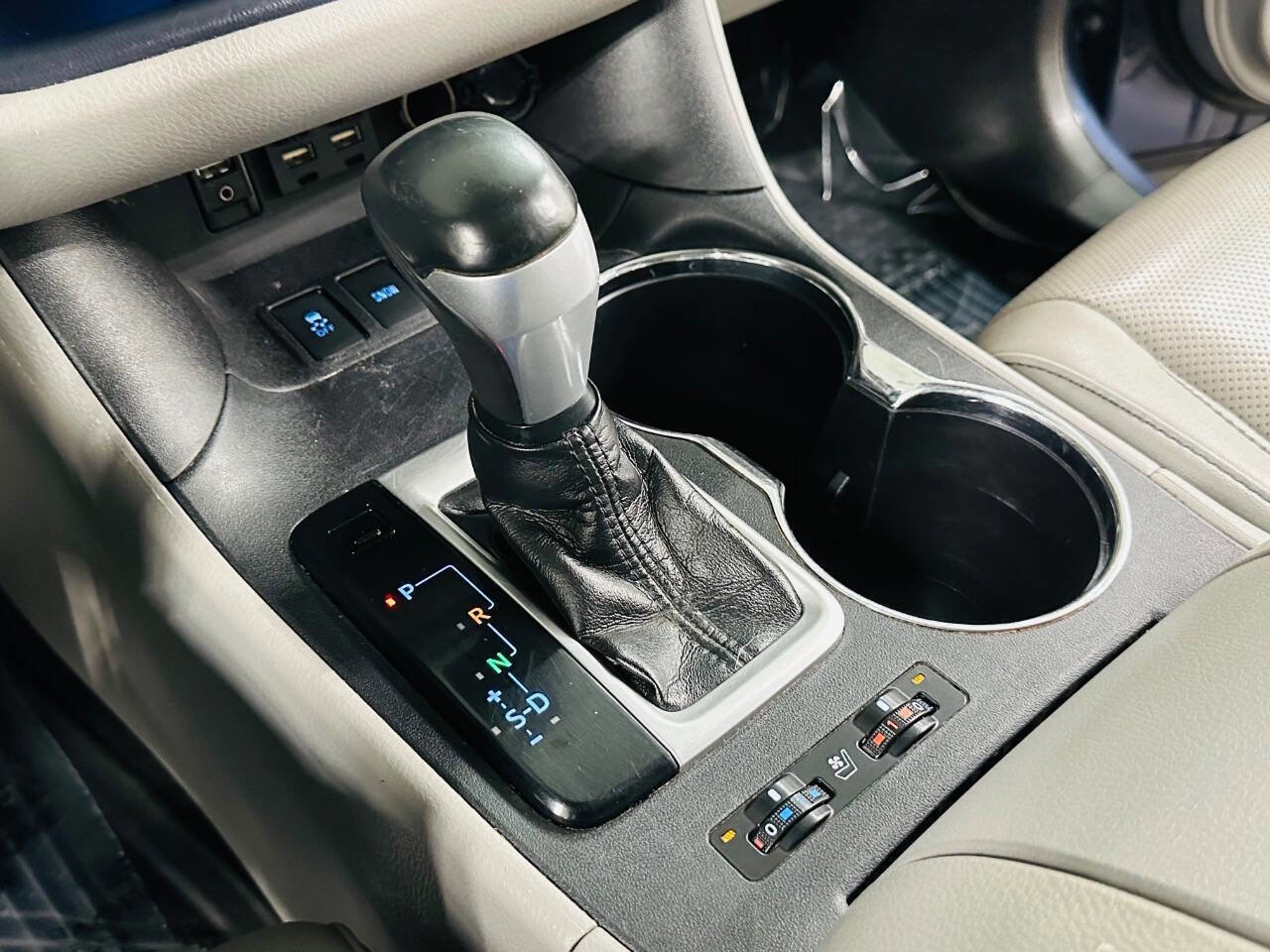 Used 2019 Toyota Highlander Limited Platinum AWD/4WD image 14
