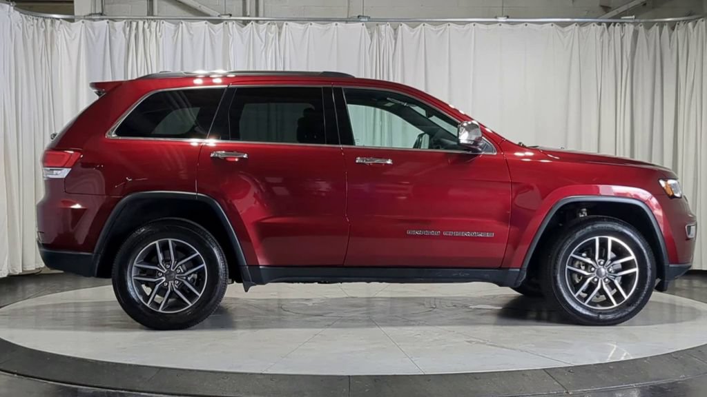 Used 2020 Jeep Grand Cherokee Limited w/ Premium Lighting Group AWD/4WD image 11