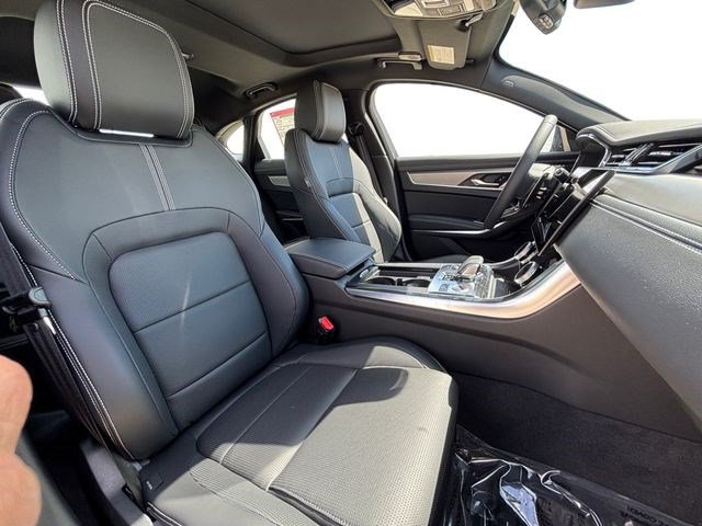 New 2024 Jaguar XF R-Dynamic SE AWD/4WD image 16