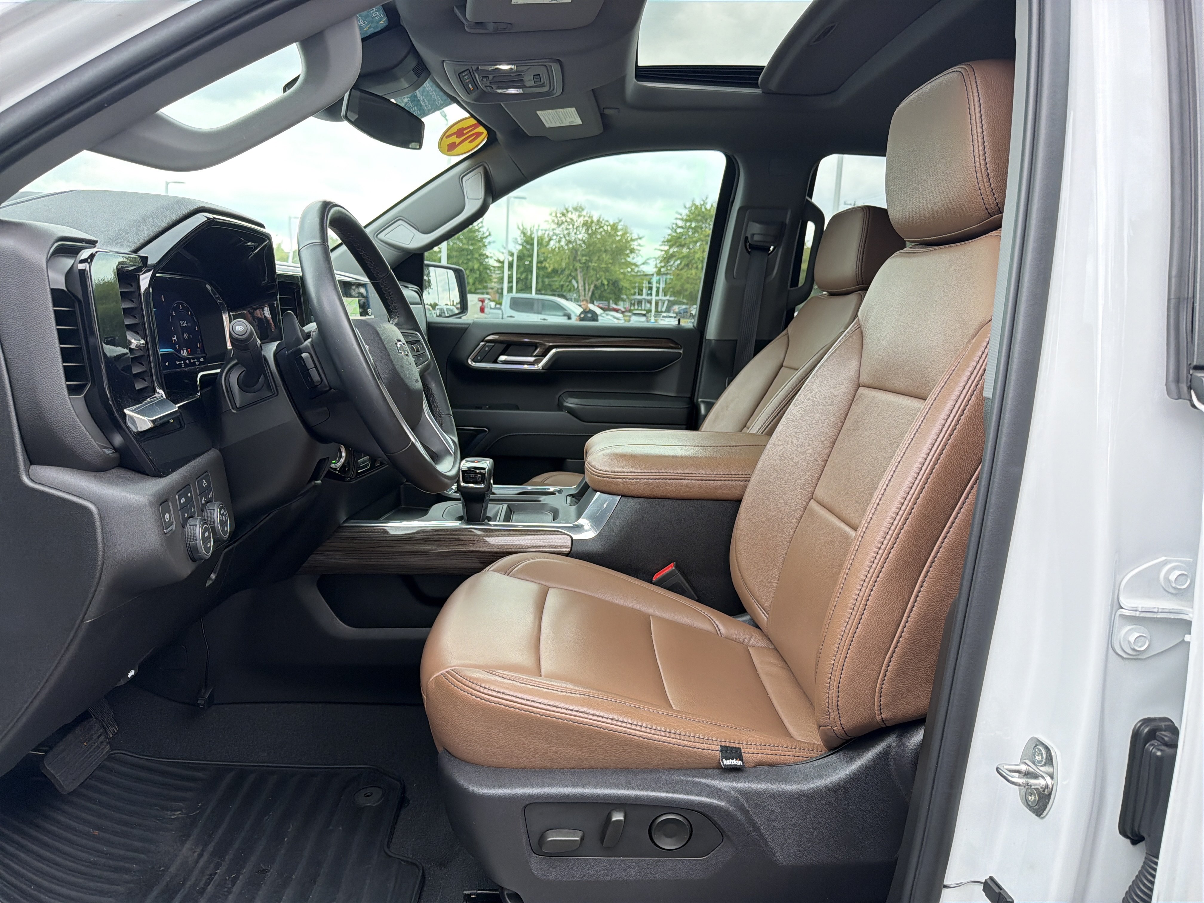 Used 2024 Chevrolet Silverado 1500 RST w/ Convenience Package II AWD/4WD image 16