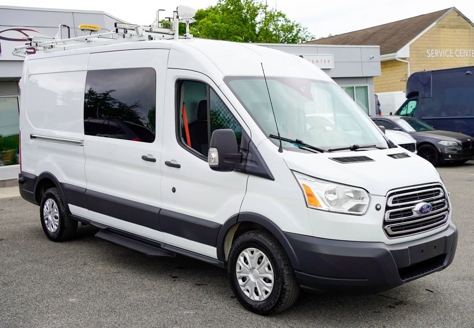 Used 2018 Ford Transit 250 148 Medium Roof w/ Exterior Upgrade Package RWD image 8