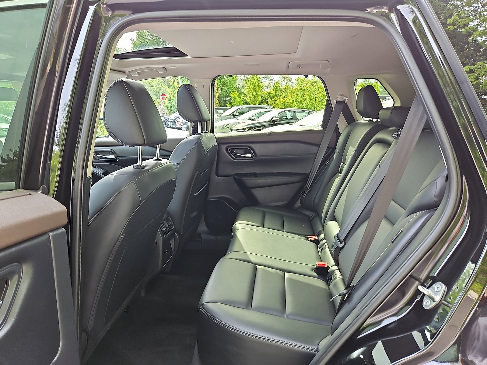 Certified 2023 Nissan Rogue SV w/ SV Premium B Package AWD/4WD image 10