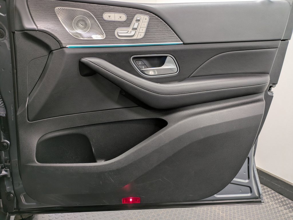 Used 2021 Mercedes-Benz GLS 580 4MATIC image 27