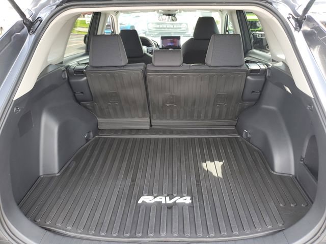 Used 2023 Toyota RAV4 LE image 13