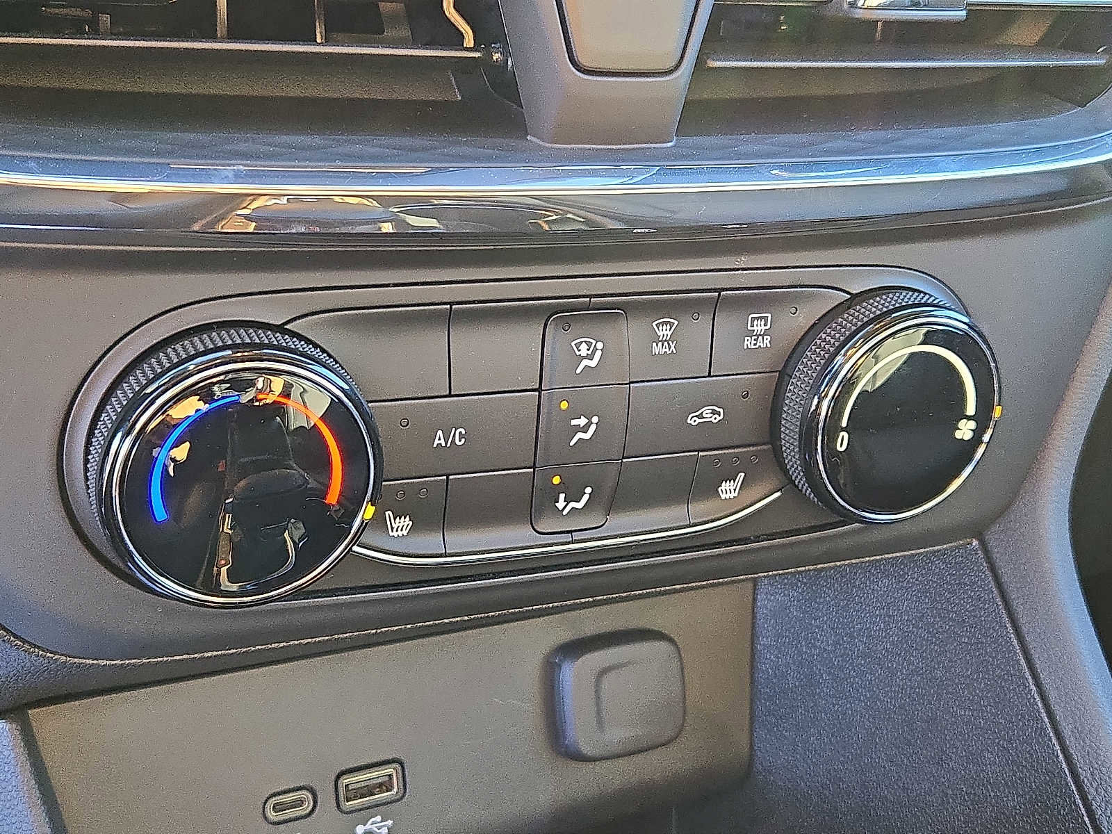 New 2025 Buick Encore GX Preferred w/ Comfort Package image 13