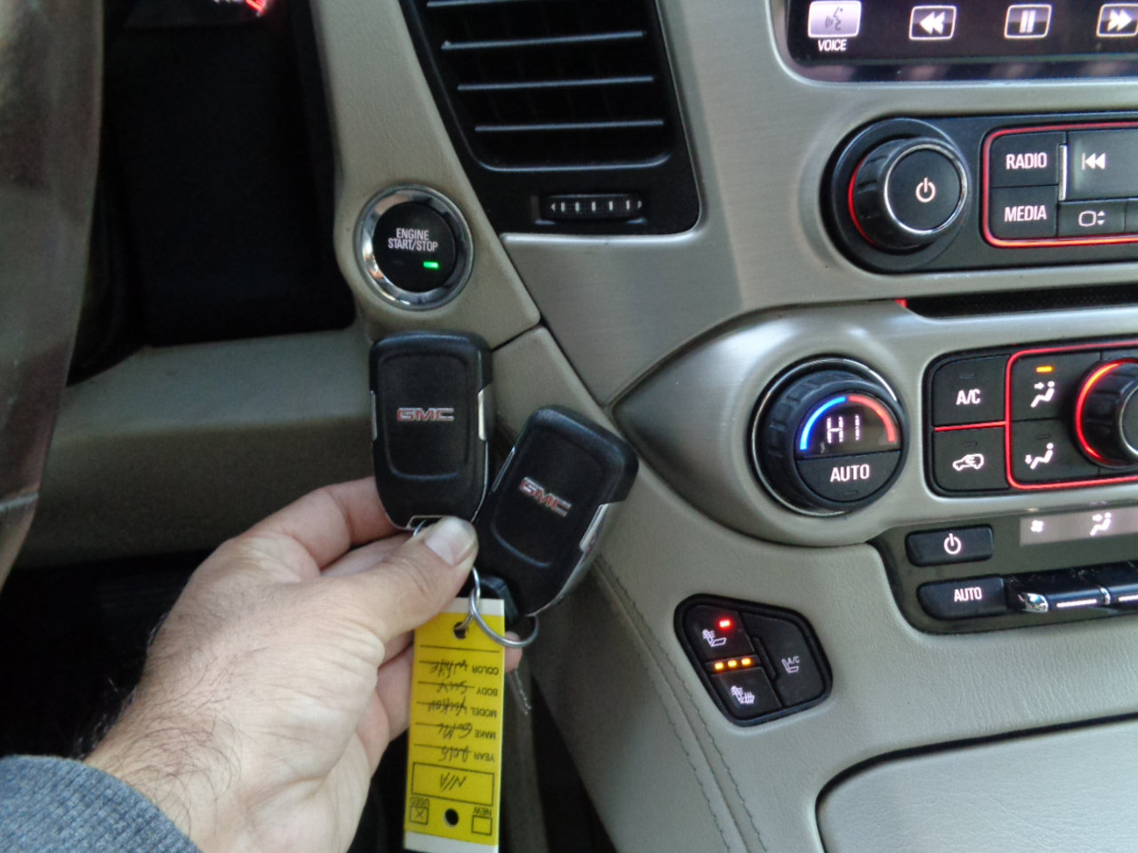 Used 2015 GMC Yukon Denali w/ Touring Package image 25