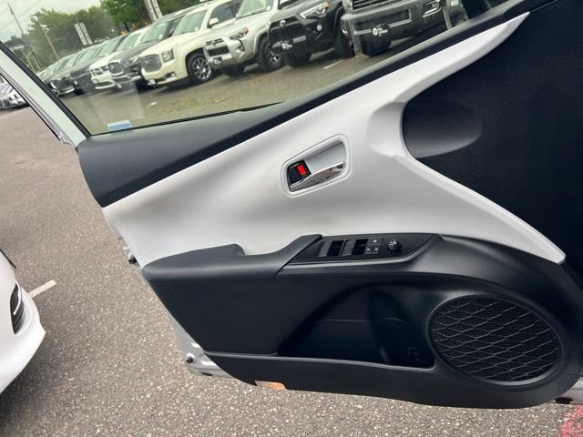 Used 2020 Toyota Prius LE AWD/4WD image 15