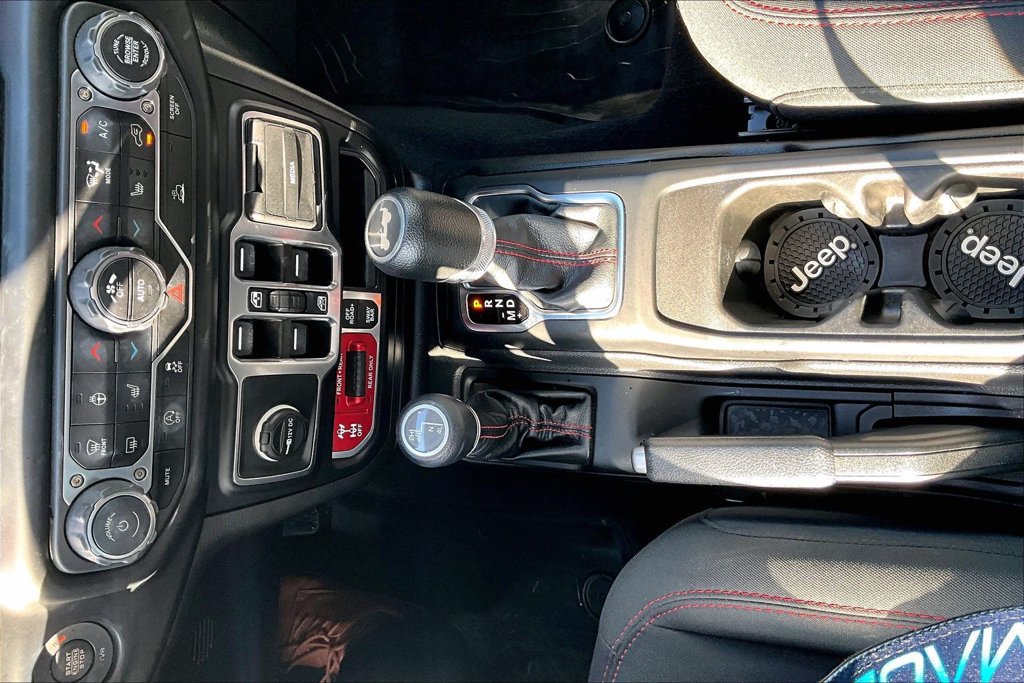 Used 2023 Jeep Wrangler Unlimited Rubicon w/ Cold Weather Group AWD/4WD image 30