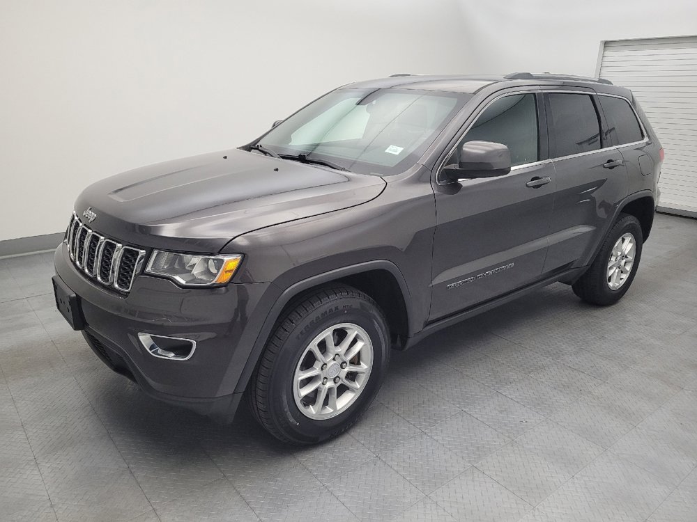 Used 2018 Jeep Grand Cherokee Laredo AWD/4WD image 2