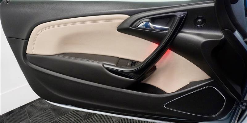 Used 2019 Buick Cascada Premium image 34