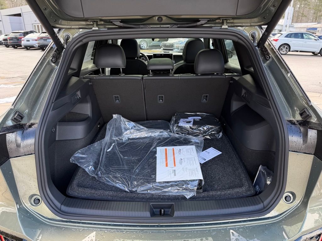 New 2026 Volkswagen Tiguan SE R-Line image 14