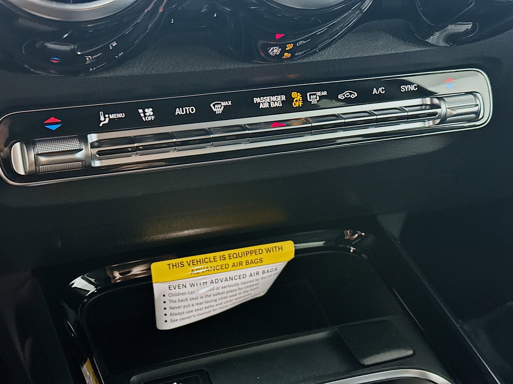 New 2026 Mercedes-Benz GLB 250 4MATIC image 15