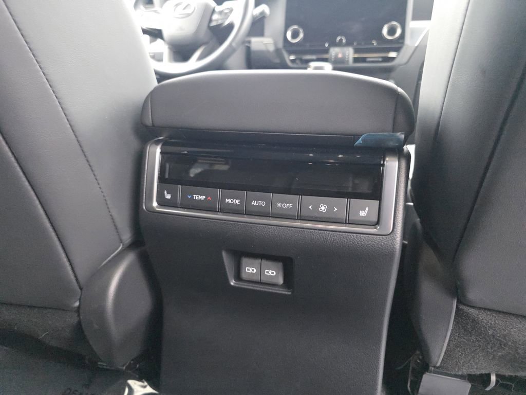 Certified 2024 Lexus GX 550 w/ Accessory Package (Z1) AWD/4WD image 32
