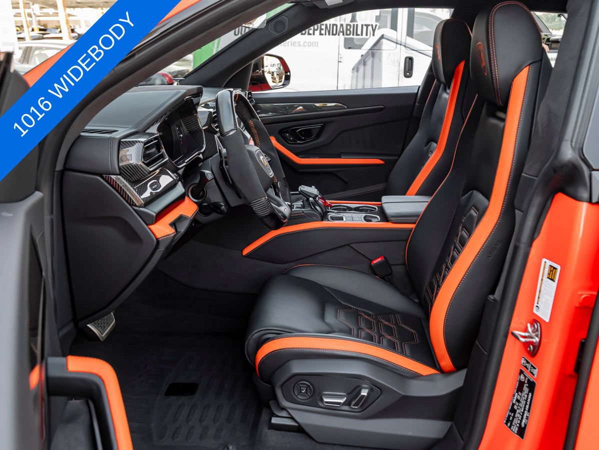 Used 2025 Lamborghini Urus SE AWD/4WD image 15