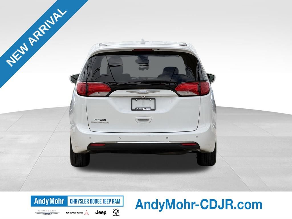 Used 2018 Chrysler Pacifica Touring Plus FWD image 6