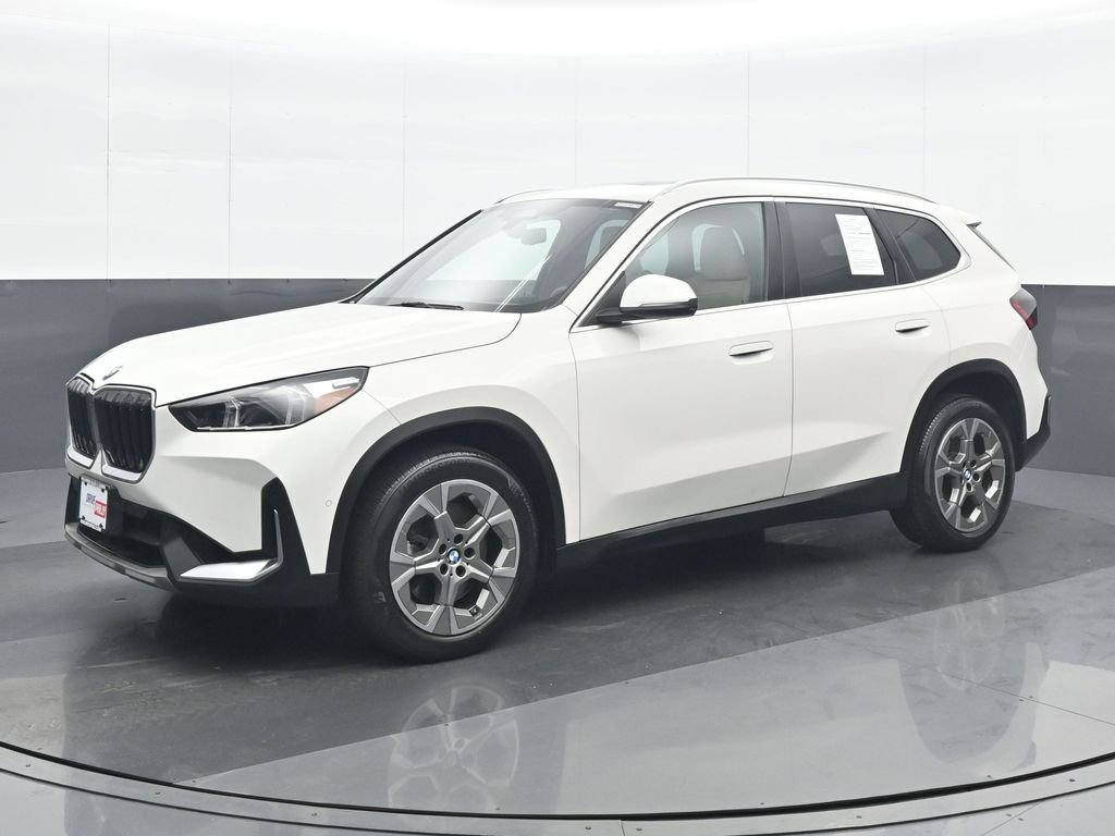 Used 2023 BMW X1 xDrive28i w/ Convenience Package AWD/4WD image 2