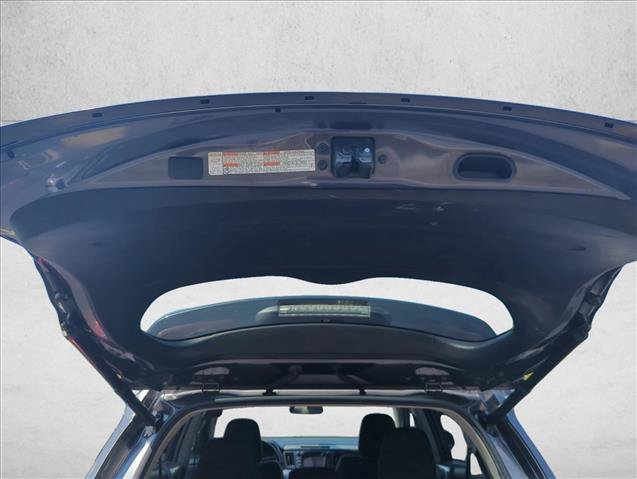 Used 2018 Toyota RAV4 XLE FWD image 11
