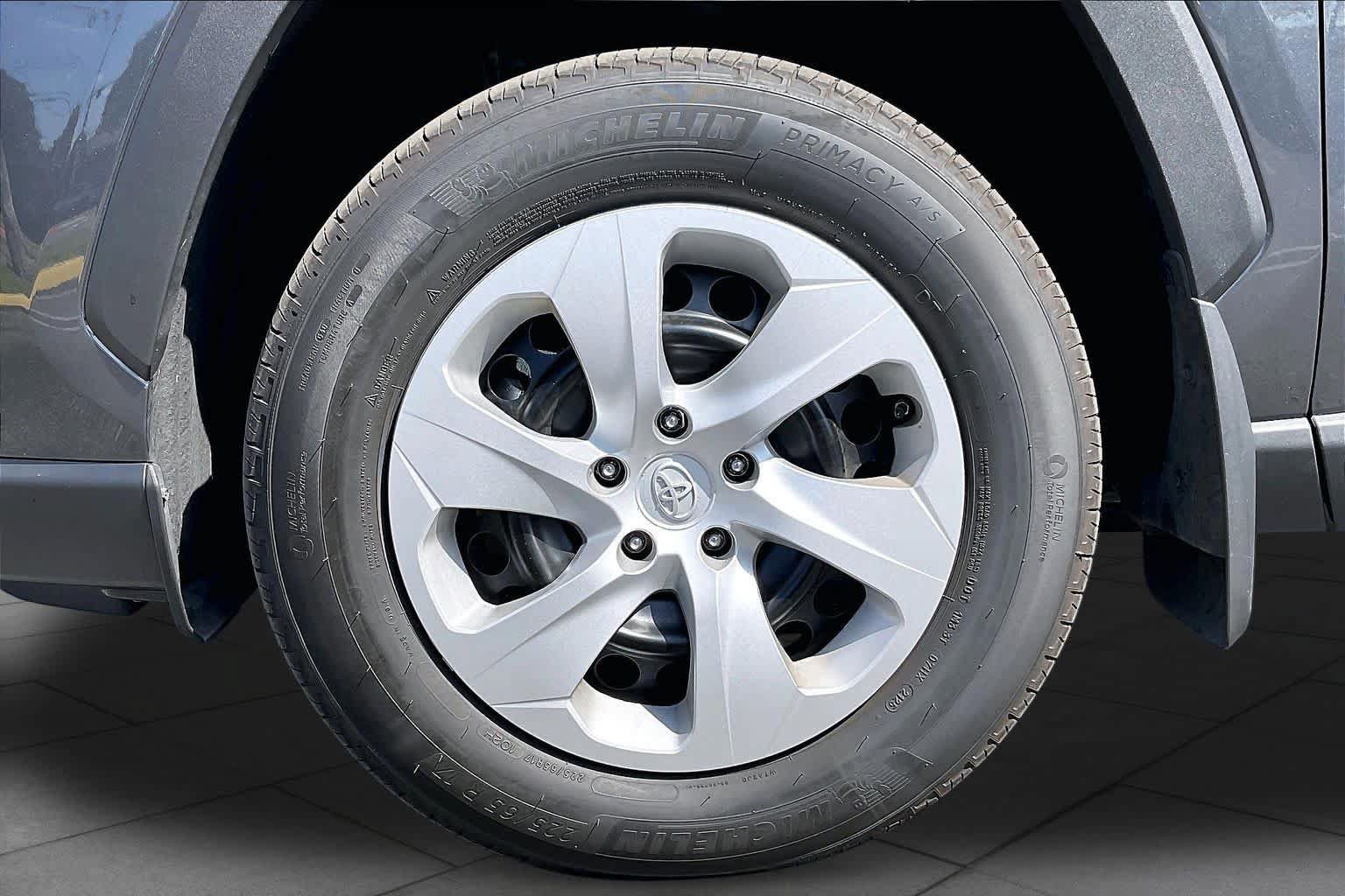 Used 2025 Toyota RAV4 LE FWD image 10