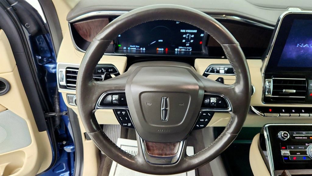 Used 2020 Lincoln Navigator Reserve w/ Luxury Package RWD image 13