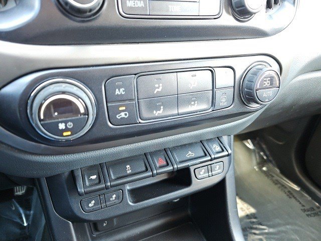 Used 2016 Chevrolet Colorado Z71 image 24