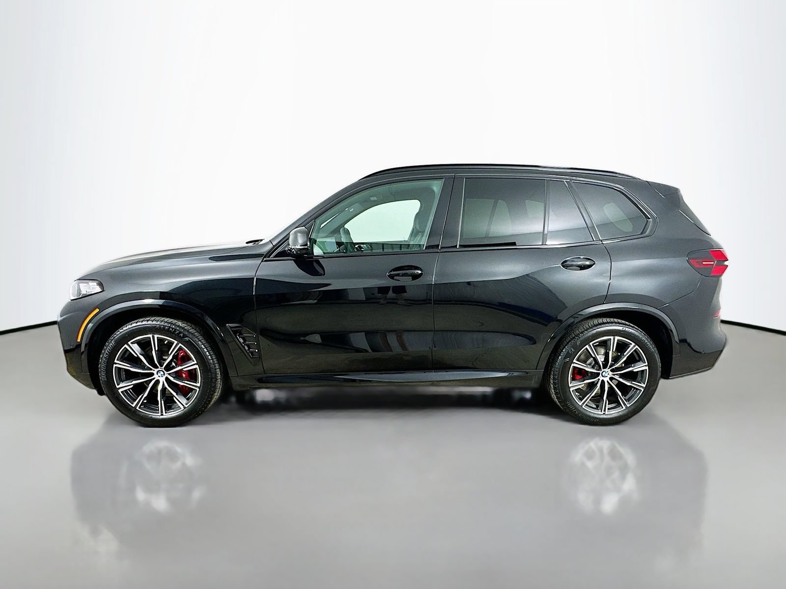 New 2026 BMW X5 xDrive40i w/ M Sport Package AWD/4WD image 8