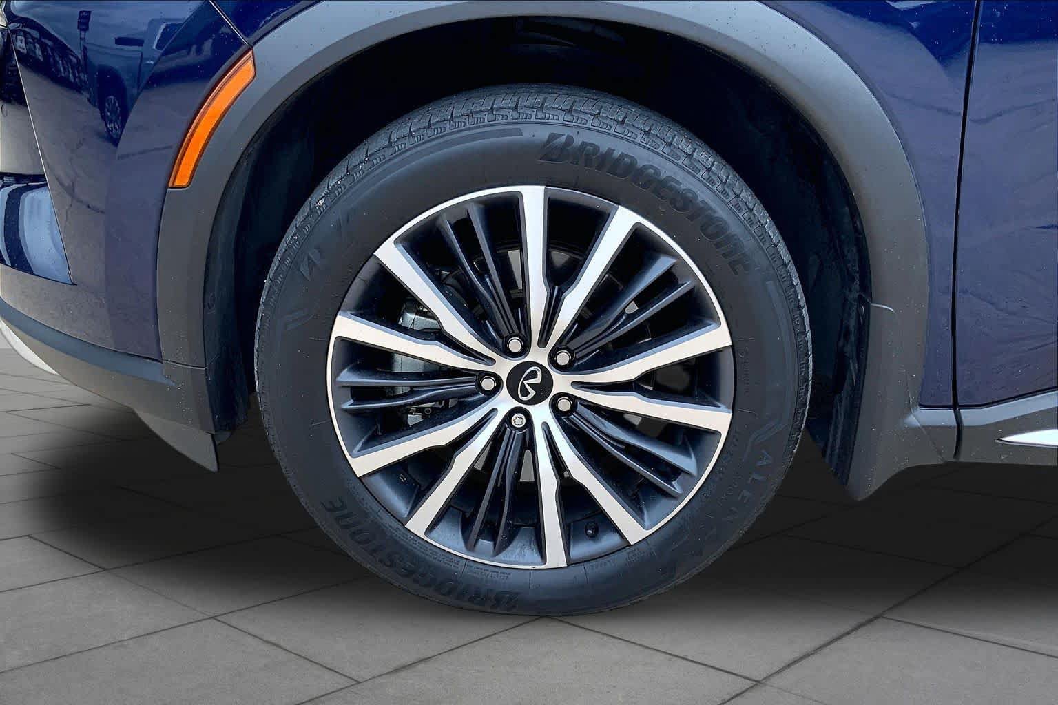 Used 2022 INFINITI QX60 Sensory w/ Cargo Package FWD image 10