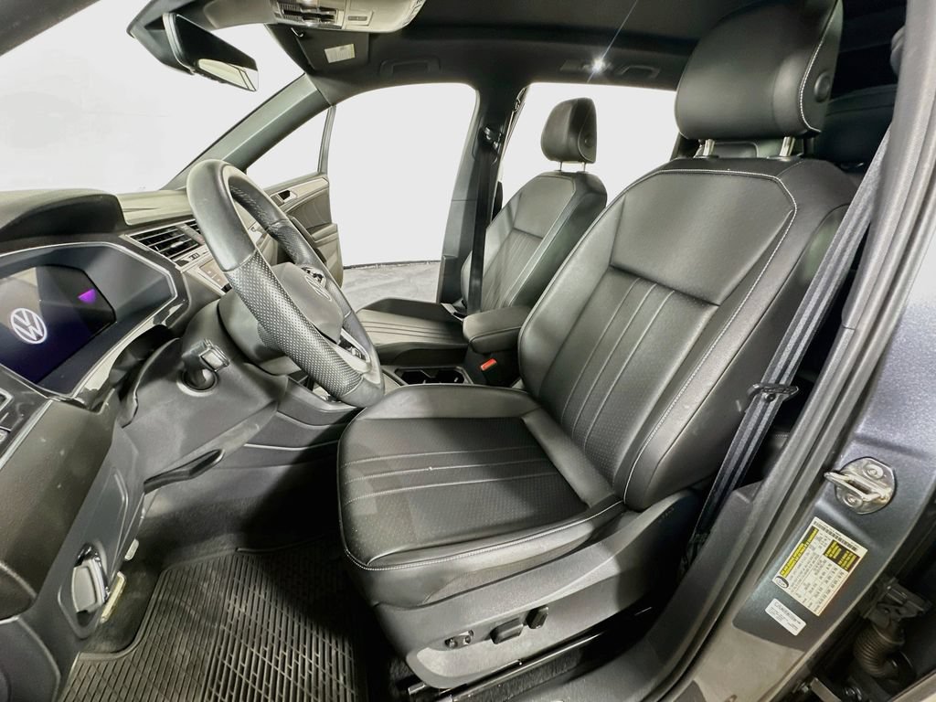 Used 2023 Volkswagen Tiguan SE R-Line FWD image 14