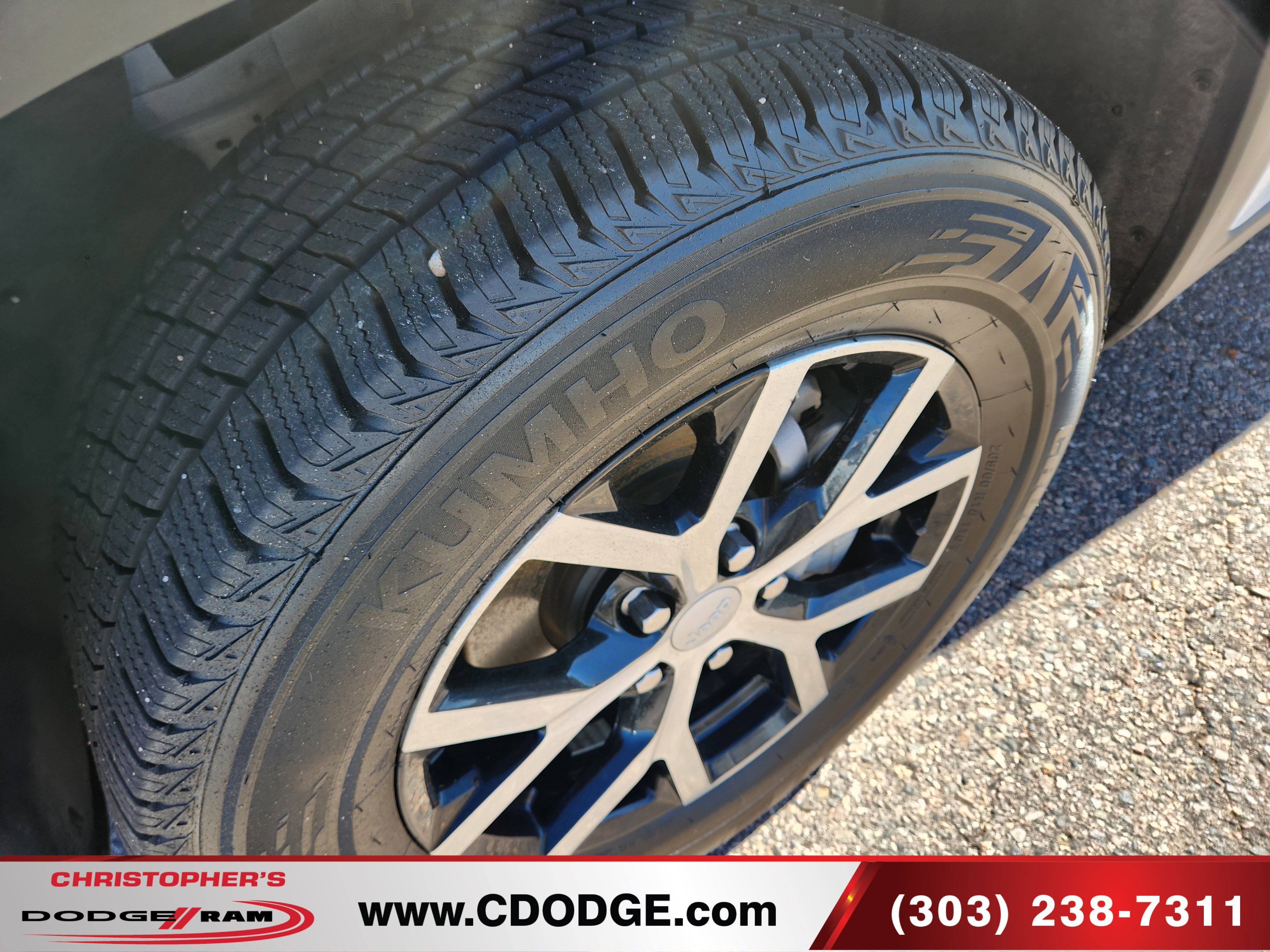 Used 2024 Jeep Grand Cherokee Limited image 9