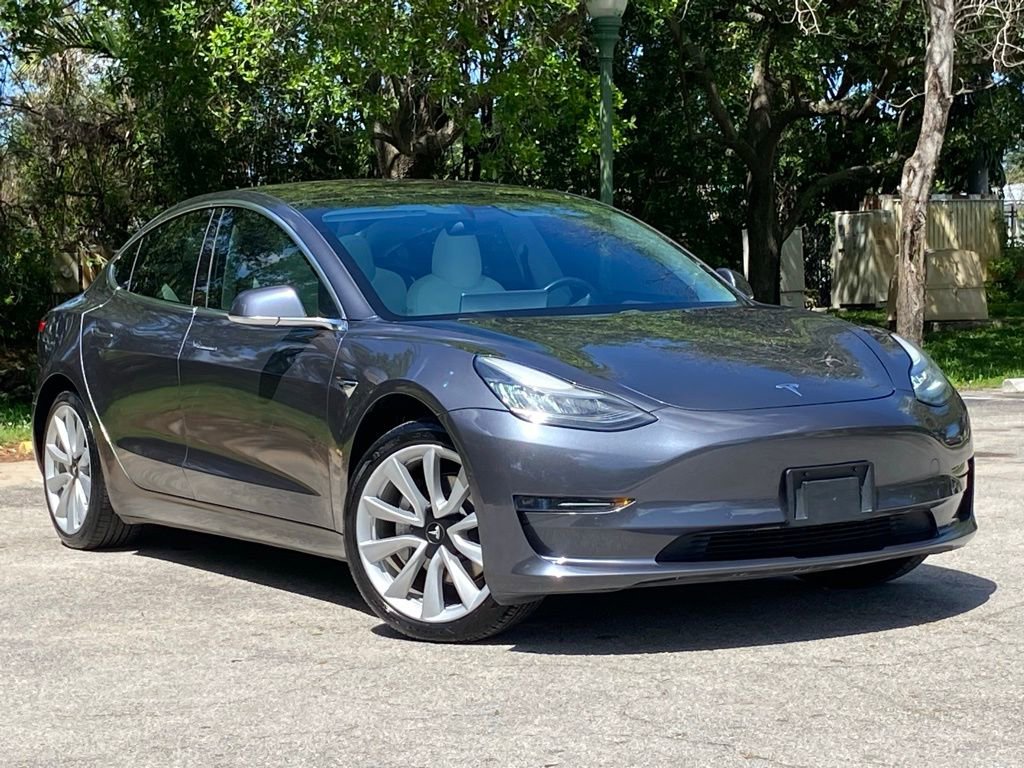 Used 2018 Tesla Model 3 Mid Range image 4