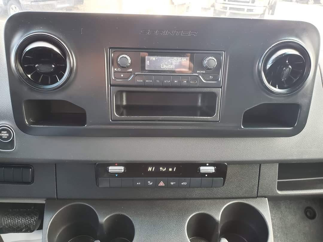 Used 2019 Freightliner Sprinter 2500 w/ Driver Convenience Package image 12