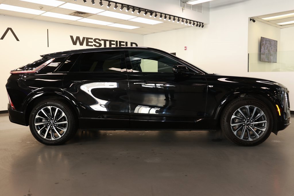 Used 2024 Cadillac Lyriq Sport image 8