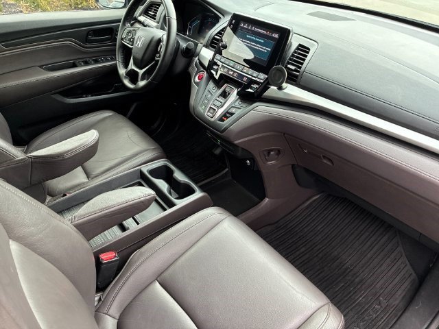 Used 2018 Honda Odyssey Touring image 16