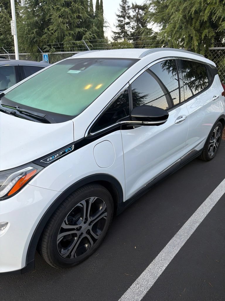 Used 2017 Chevrolet Bolt Premier w/ Driver Confidence II Package FWD image 2