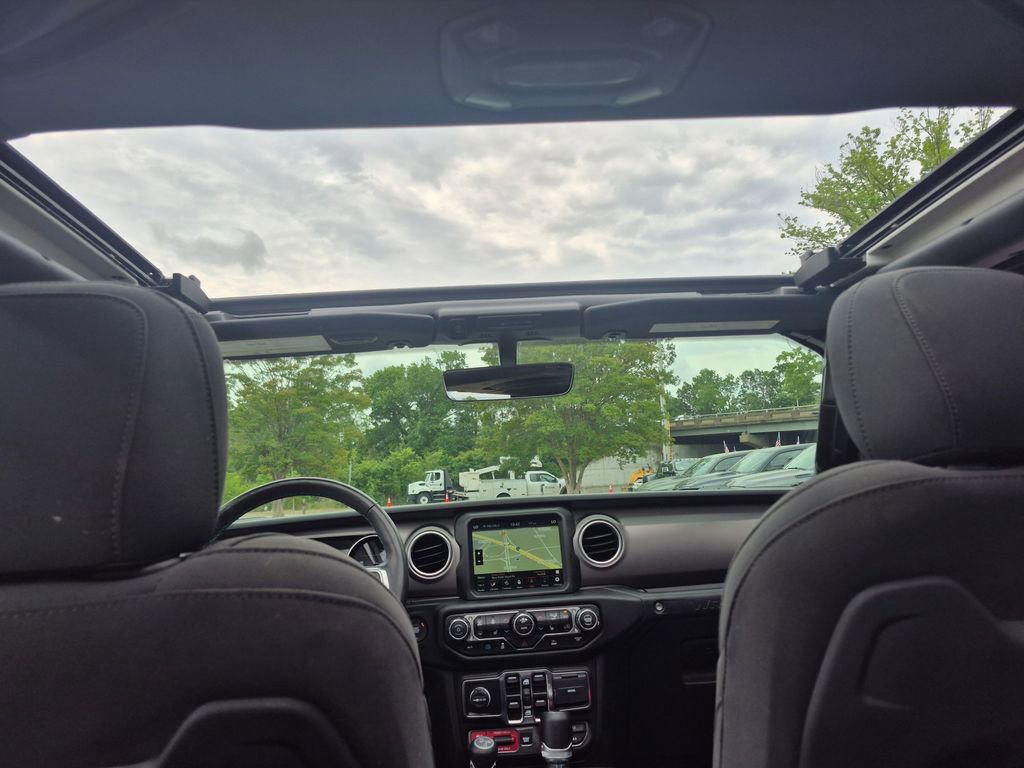 Used 2023 Jeep Wrangler Unlimited Rubicon 4xe w/ Cold Weather Group AWD/4WD image 15